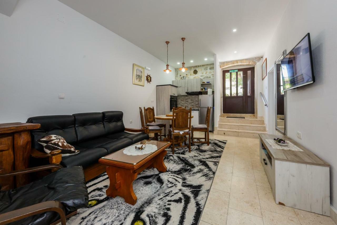 Apartman Lavanda Kaštela Екстериор снимка