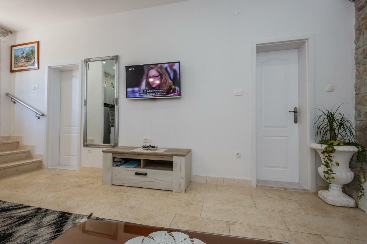 Apartman Lavanda Kaštela Екстериор снимка